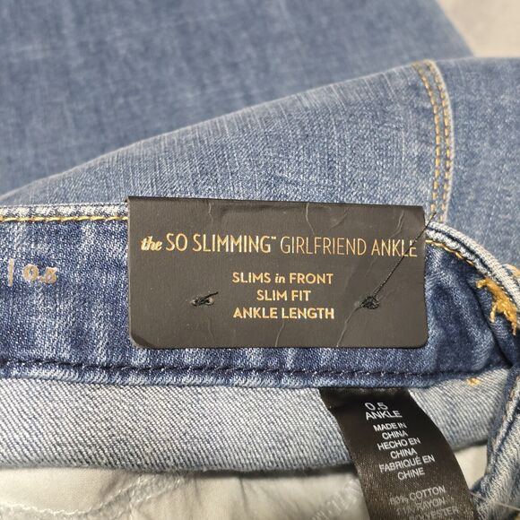 NEW Chico’s Size 0.5 (6) Blue Denim So Slimming Girlfriend Ankle Jeans - Picture 3 of 10